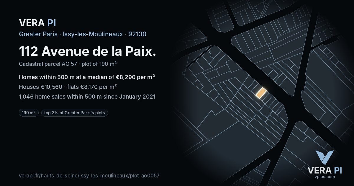 112 Avenue de la Paix, Issy-les-Moulineaux at night – the plot lit, the parcels around coloured by the prices near them