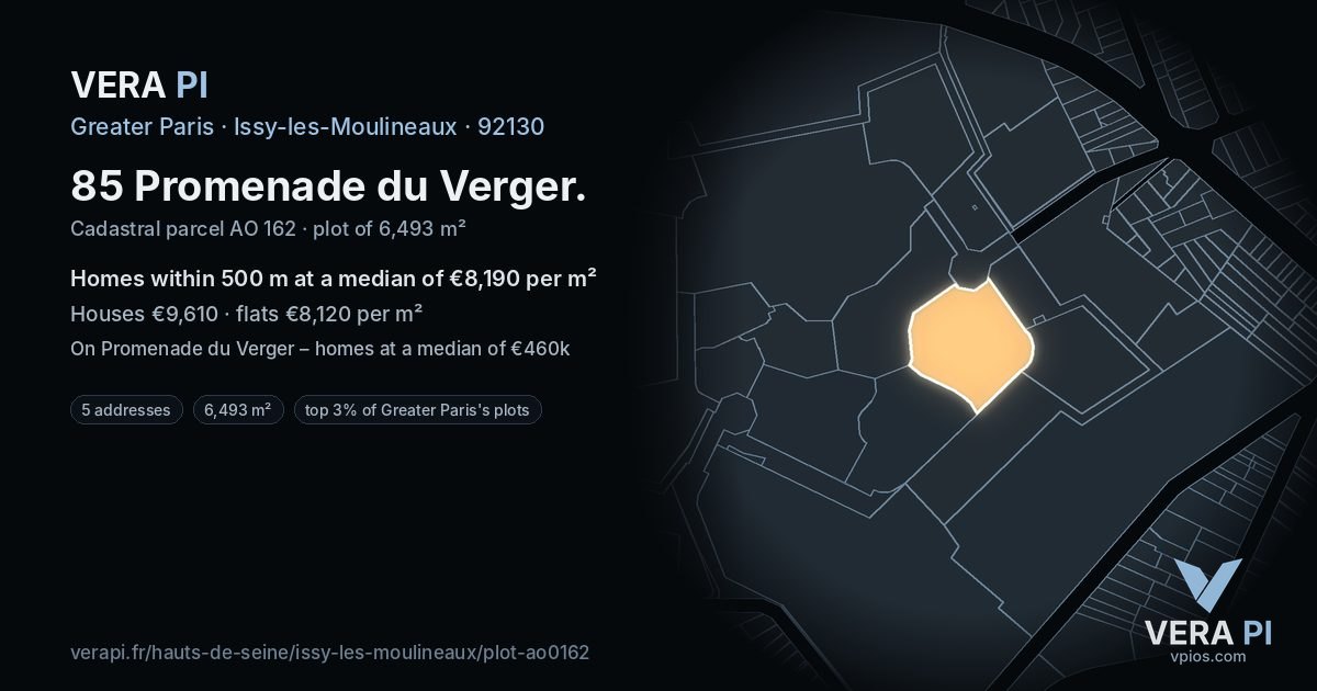 85 Promenade du Verger, Issy-les-Moulineaux at night – the plot lit, the parcels around coloured by the prices near them