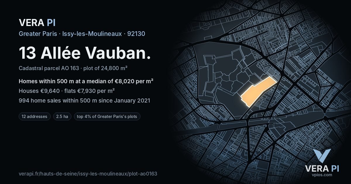 13 Allée Vauban, Issy-les-Moulineaux at night – the plot lit, the parcels around coloured by the prices near them