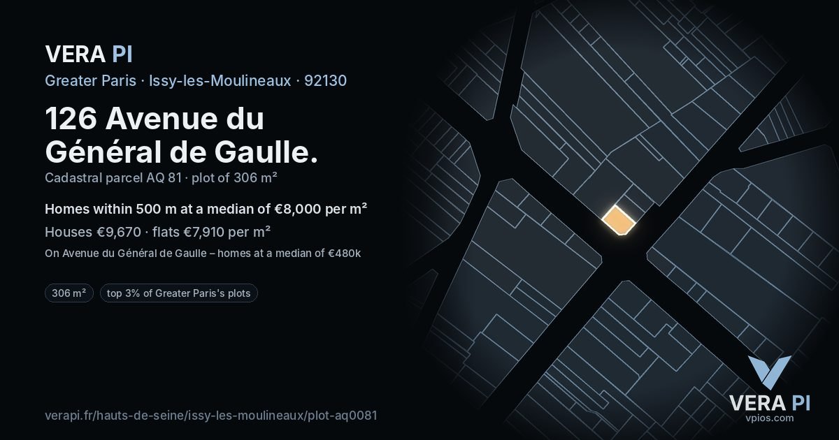 126 Avenue du Général de Gaulle, Issy-les-Moulineaux at night – the plot lit, the parcels around coloured by the prices near them