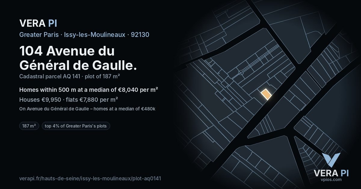 104 Avenue du Général de Gaulle, Issy-les-Moulineaux at night – the plot lit, the parcels around coloured by the prices near them