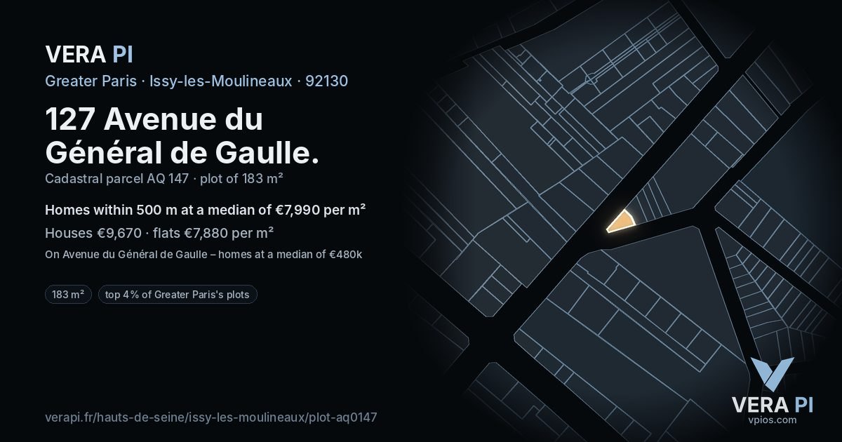 127 Avenue du Général de Gaulle, Issy-les-Moulineaux at night – the plot lit, the parcels around coloured by the prices near them