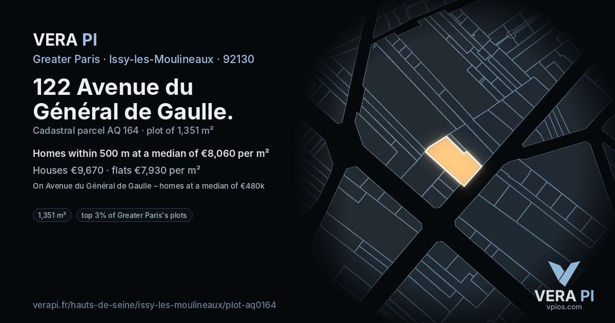 122 Avenue du Général de Gaulle, Issy-les-Moulineaux at night – the plot lit, the parcels around coloured by the prices near them