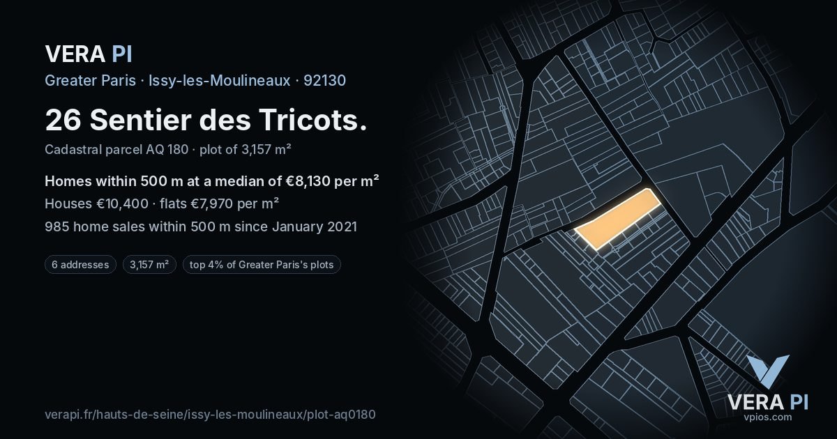 26 Sentier des Tricots, Issy-les-Moulineaux at night – the plot lit, the parcels around coloured by the prices near them