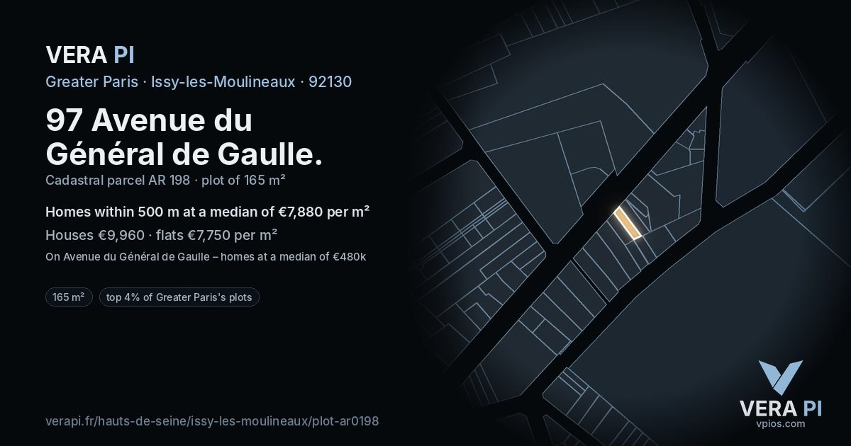 97 Avenue du Général de Gaulle, Issy-les-Moulineaux at night – the plot lit, the parcels around coloured by the prices near them