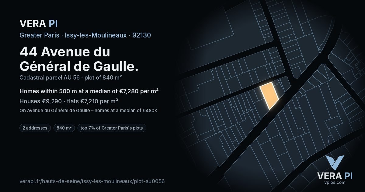 44 Avenue du Général de Gaulle, Issy-les-Moulineaux at night – the plot lit, the parcels around coloured by the prices near them