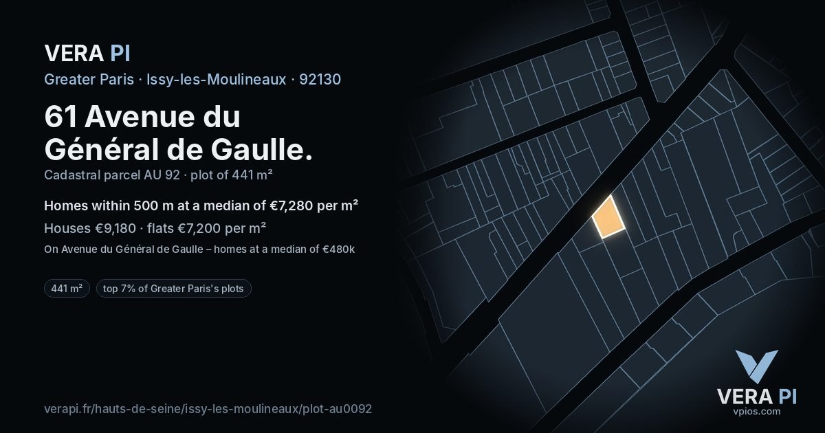 61 Avenue du Général de Gaulle, Issy-les-Moulineaux at night – the plot lit, the parcels around coloured by the prices near them