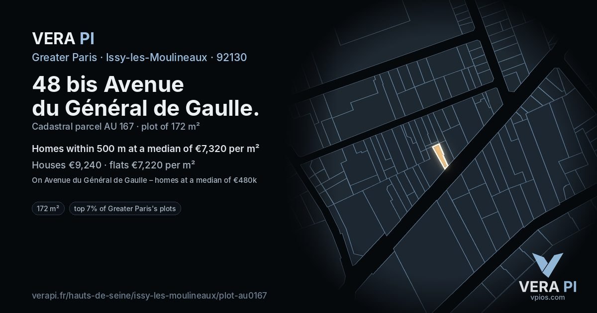 48 bis Avenue du Général de Gaulle, Issy-les-Moulineaux at night – the plot lit, the parcels around coloured by the prices near them