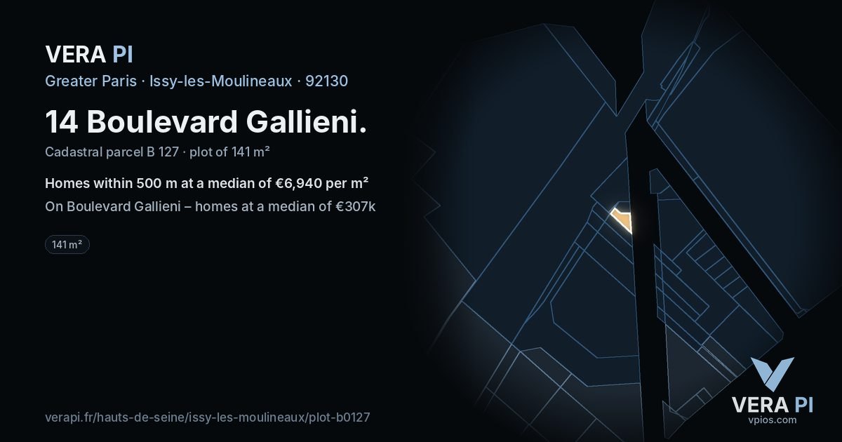 14 Boulevard Gallieni, Issy-les-Moulineaux at night – the plot lit, the parcels around coloured by the prices near them
