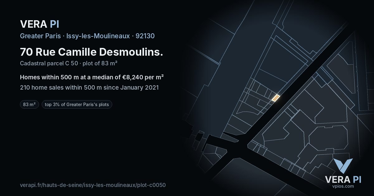 70 Rue Camille Desmoulins, Issy-les-Moulineaux at night – the plot lit, the parcels around coloured by the prices near them
