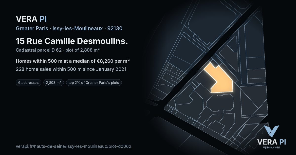 15 Rue Camille Desmoulins, Issy-les-Moulineaux at night – the plot lit, the parcels around coloured by the prices near them