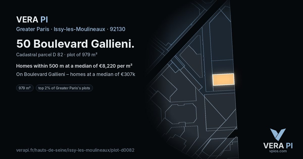 50 Boulevard Gallieni, Issy-les-Moulineaux at night – the plot lit, the parcels around coloured by the prices near them