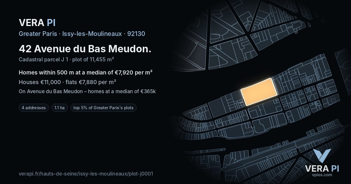 42 Avenue du Bas Meudon, Issy-les-Moulineaux at night – the plot lit, the parcels around coloured by the prices near them