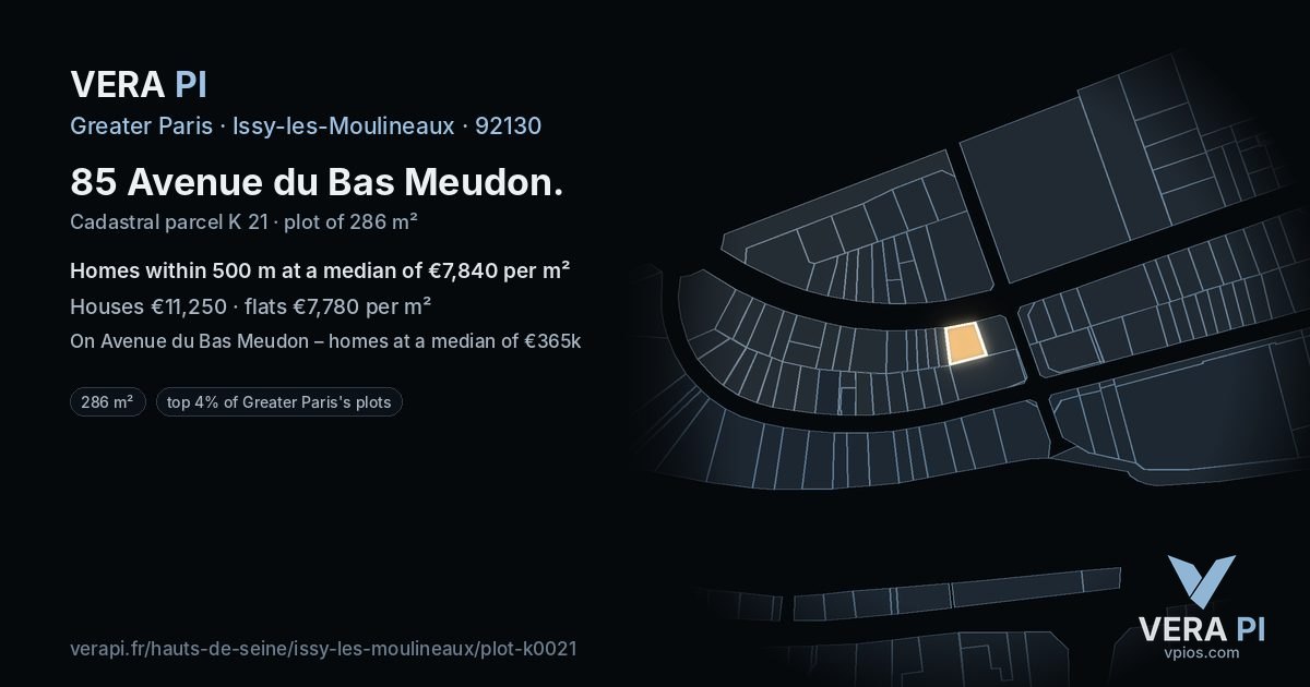 85 Avenue du Bas Meudon, Issy-les-Moulineaux at night – the plot lit, the parcels around coloured by the prices near them
