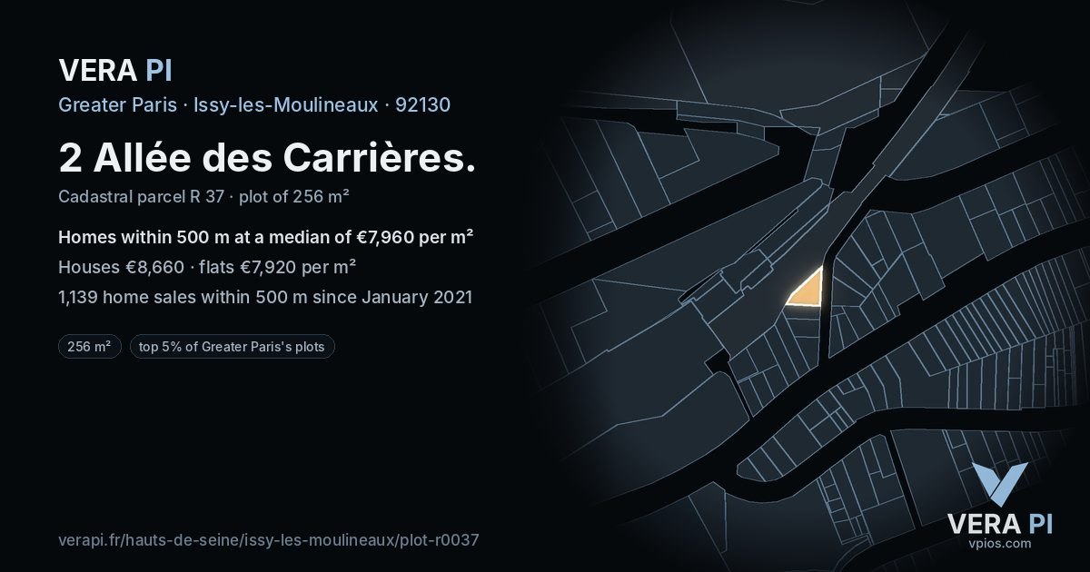2 Allée des Carrières, Issy-les-Moulineaux at night – the plot lit, the parcels around coloured by the prices near them