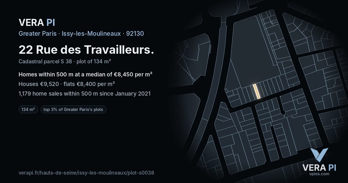 22 Rue des Travailleurs, Issy-les-Moulineaux at night – the plot lit, the parcels around coloured by the prices near them