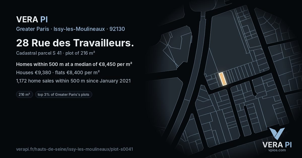 28 Rue des Travailleurs, Issy-les-Moulineaux at night – the plot lit, the parcels around coloured by the prices near them