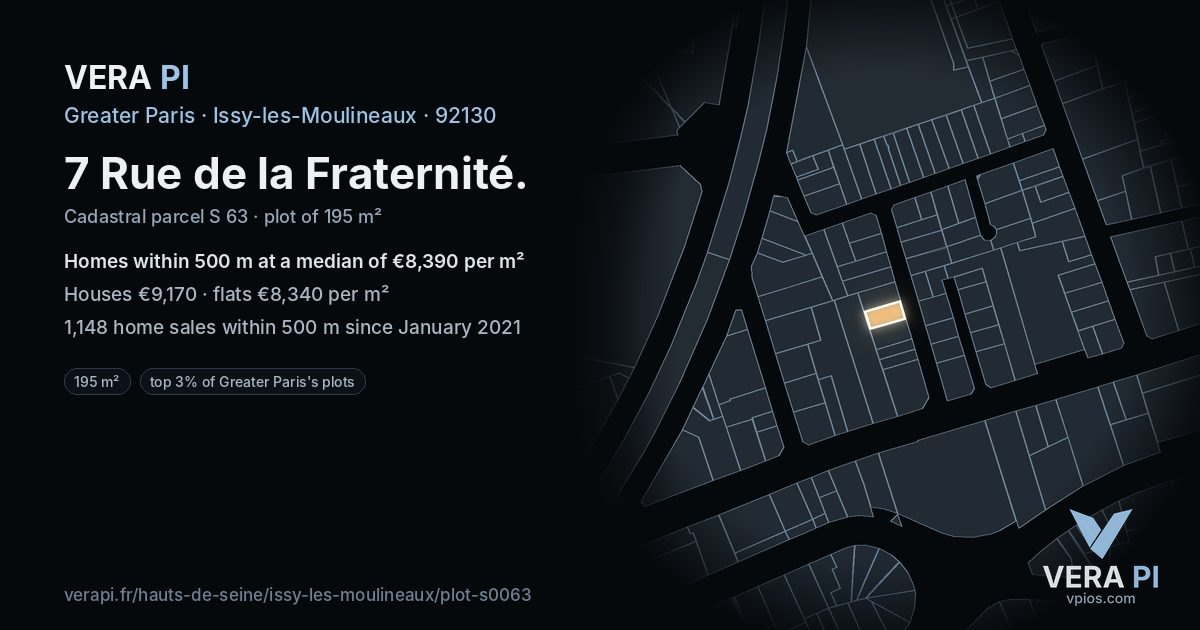 7 Rue de la Fraternité, Issy-les-Moulineaux at night – the plot lit, the parcels around coloured by the prices near them