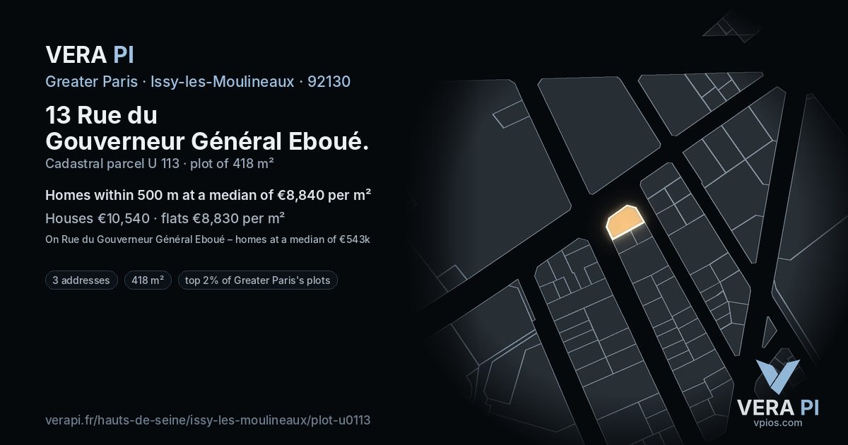13 Rue du Gouverneur Général Eboué, Issy-les-Moulineaux at night – the plot lit, the parcels around coloured by the prices near them