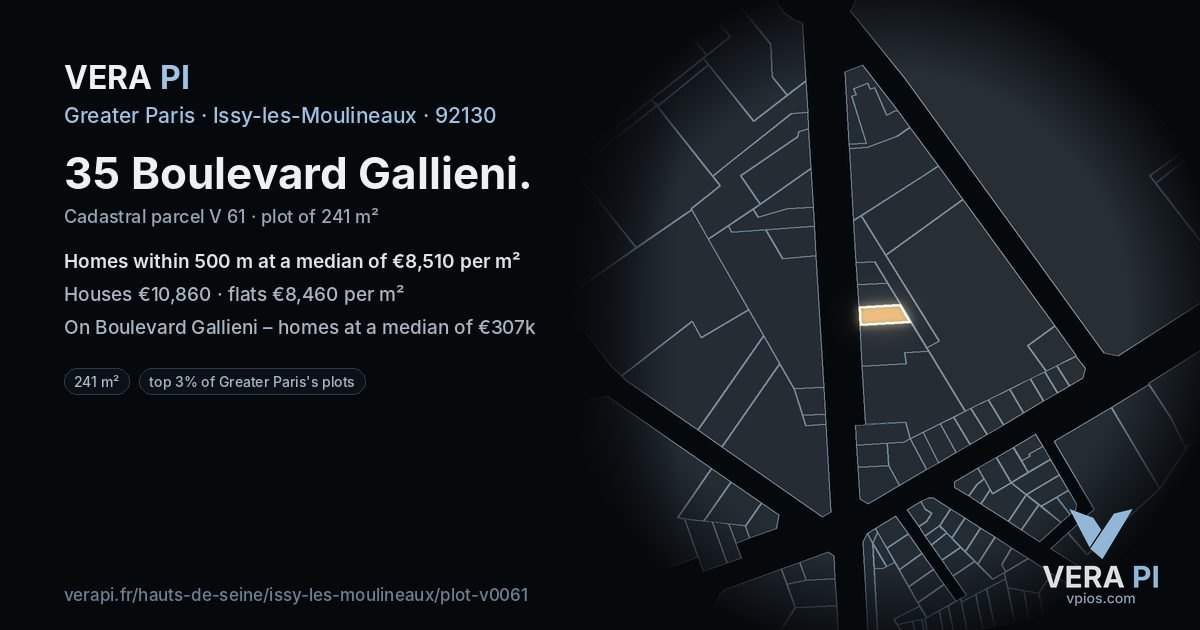 35 Boulevard Gallieni, Issy-les-Moulineaux at night – the plot lit, the parcels around coloured by the prices near them