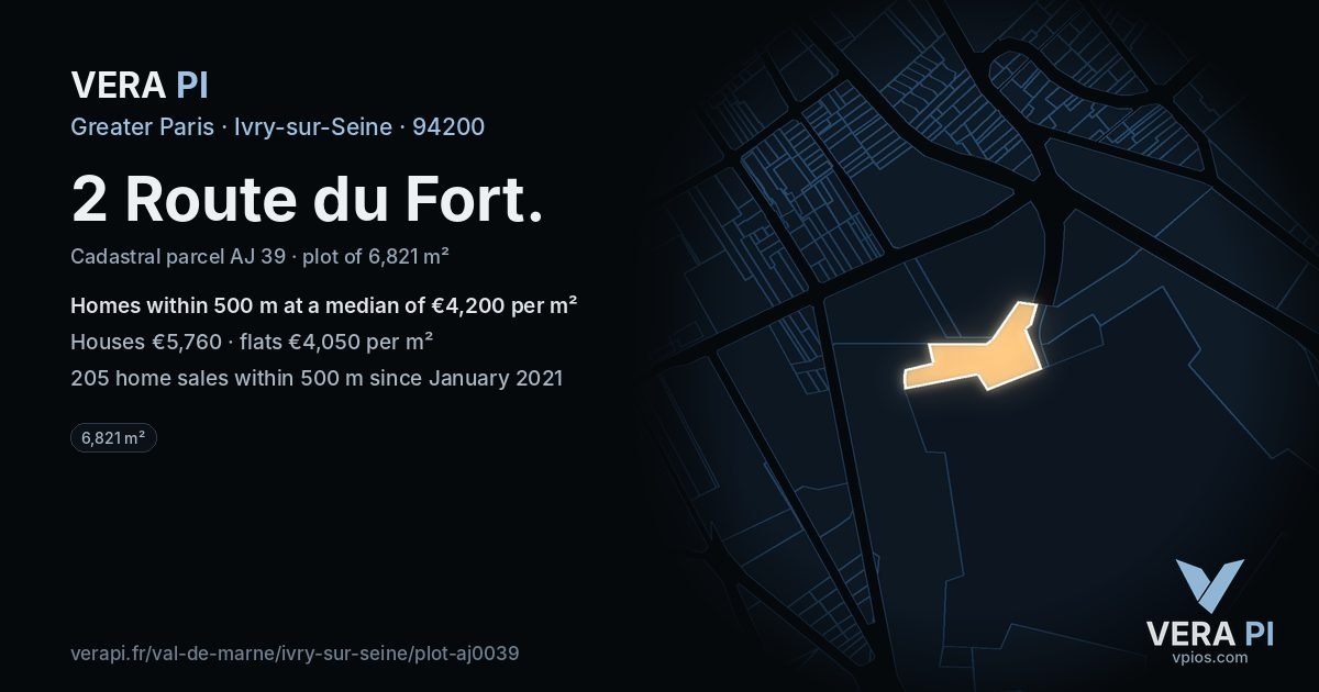 2 Route du Fort, Ivry-sur-Seine at night – the plot lit, the parcels around coloured by the prices near them