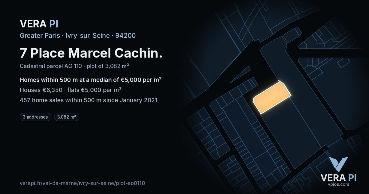 7 Place Marcel Cachin, Ivry-sur-Seine at night – the plot lit, the parcels around coloured by the prices near them