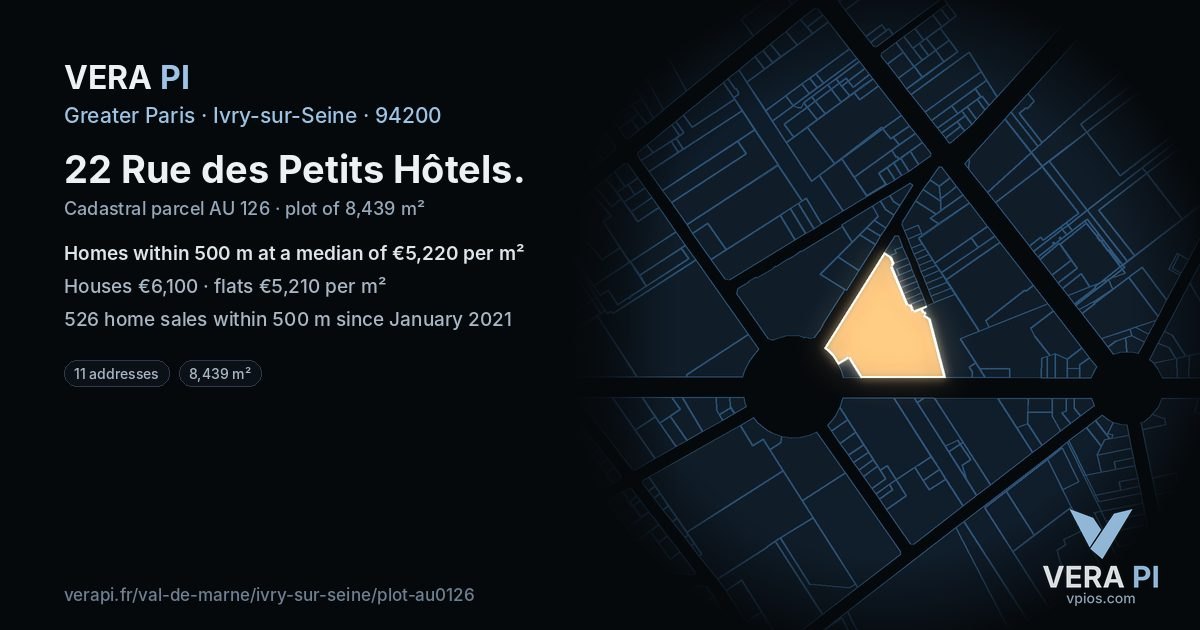 22 Rue des Petits Hôtels, Ivry-sur-Seine at night – the plot lit, the parcels around coloured by the prices near them