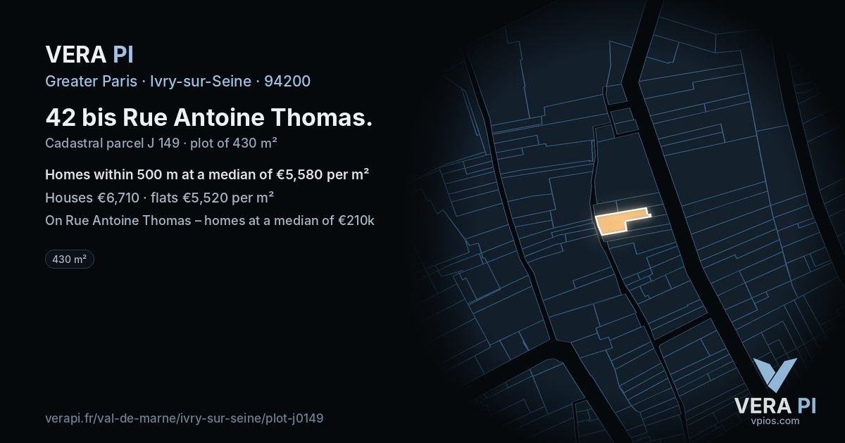 42 bis Rue Antoine Thomas, Ivry-sur-Seine at night – the plot lit, the parcels around coloured by the prices near them