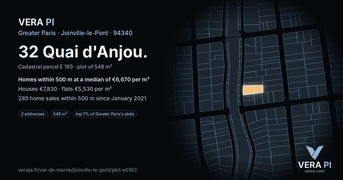 32 Quai d'Anjou, Joinville-le-Pont at night – the plot lit, the parcels around coloured by the prices near them