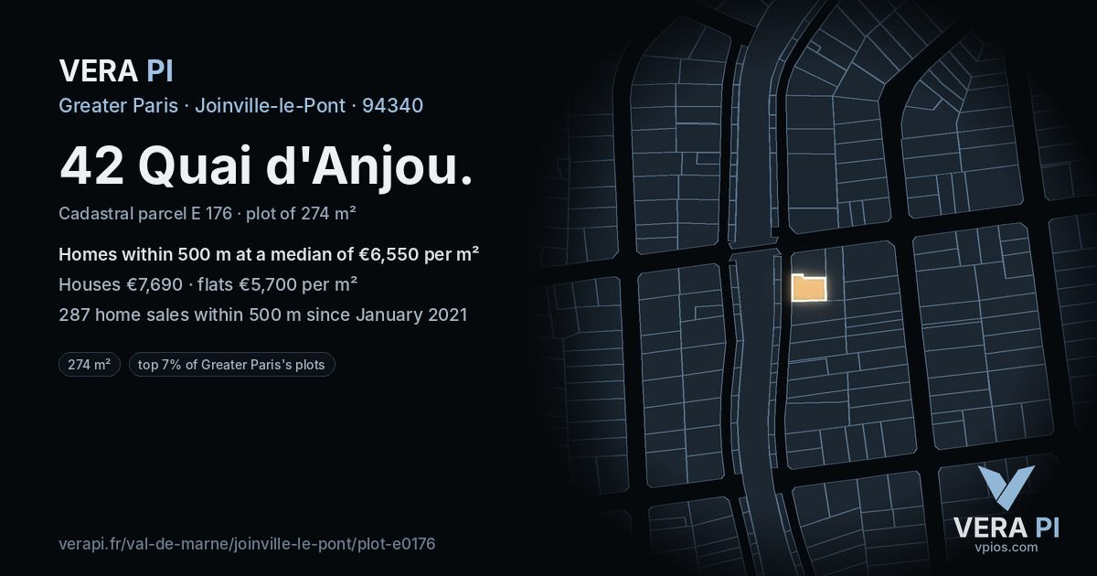 42 Quai d'Anjou, Joinville-le-Pont at night – the plot lit, the parcels around coloured by the prices near them
