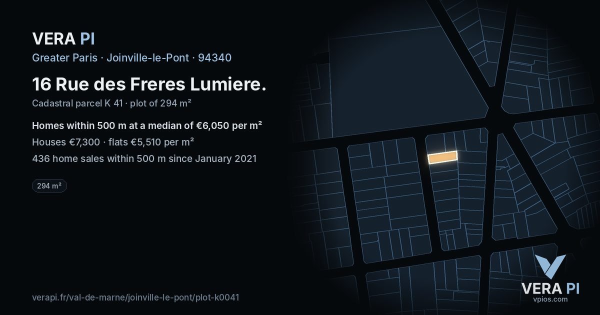 16 Rue des Freres Lumiere, Joinville-le-Pont at night – the plot lit, the parcels around coloured by the prices near them