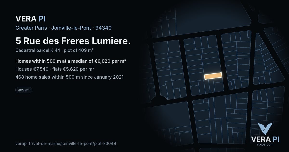 5 Rue des Freres Lumiere, Joinville-le-Pont at night – the plot lit, the parcels around coloured by the prices near them