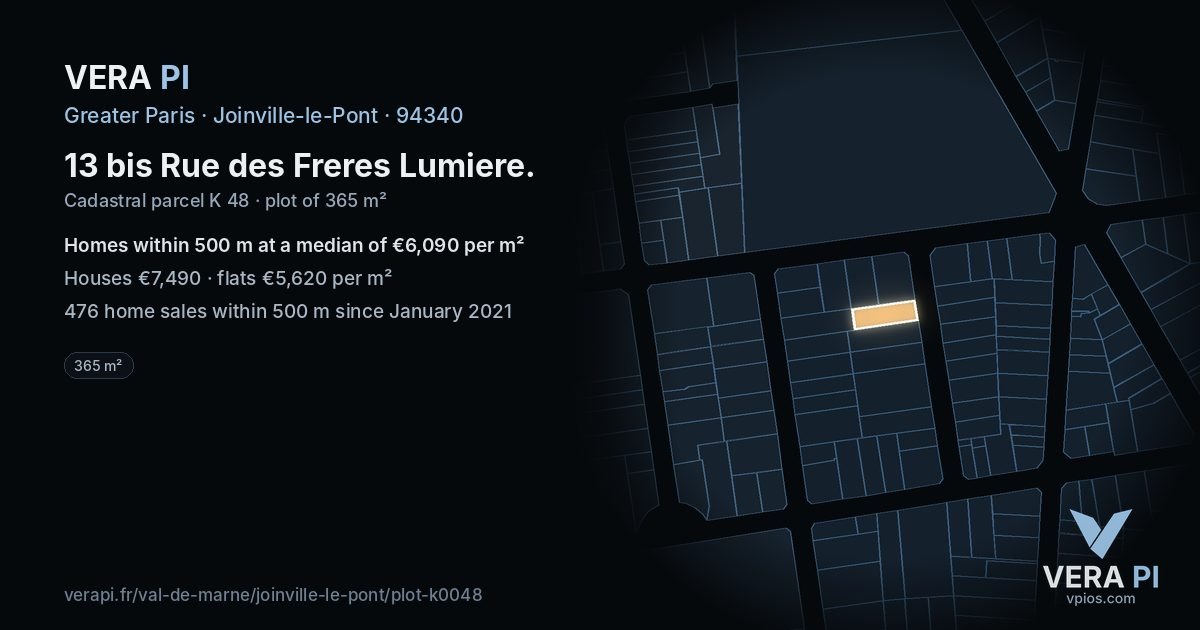 13 bis Rue des Freres Lumiere, Joinville-le-Pont at night – the plot lit, the parcels around coloured by the prices near them