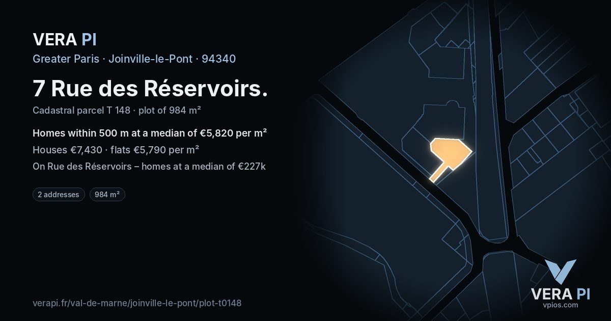 7 Rue des Réservoirs, Joinville-le-Pont at night – the plot lit, the parcels around coloured by the prices near them