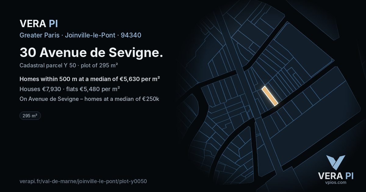 30 Avenue de Sevigne, Joinville-le-Pont at night – the plot lit, the parcels around coloured by the prices near them