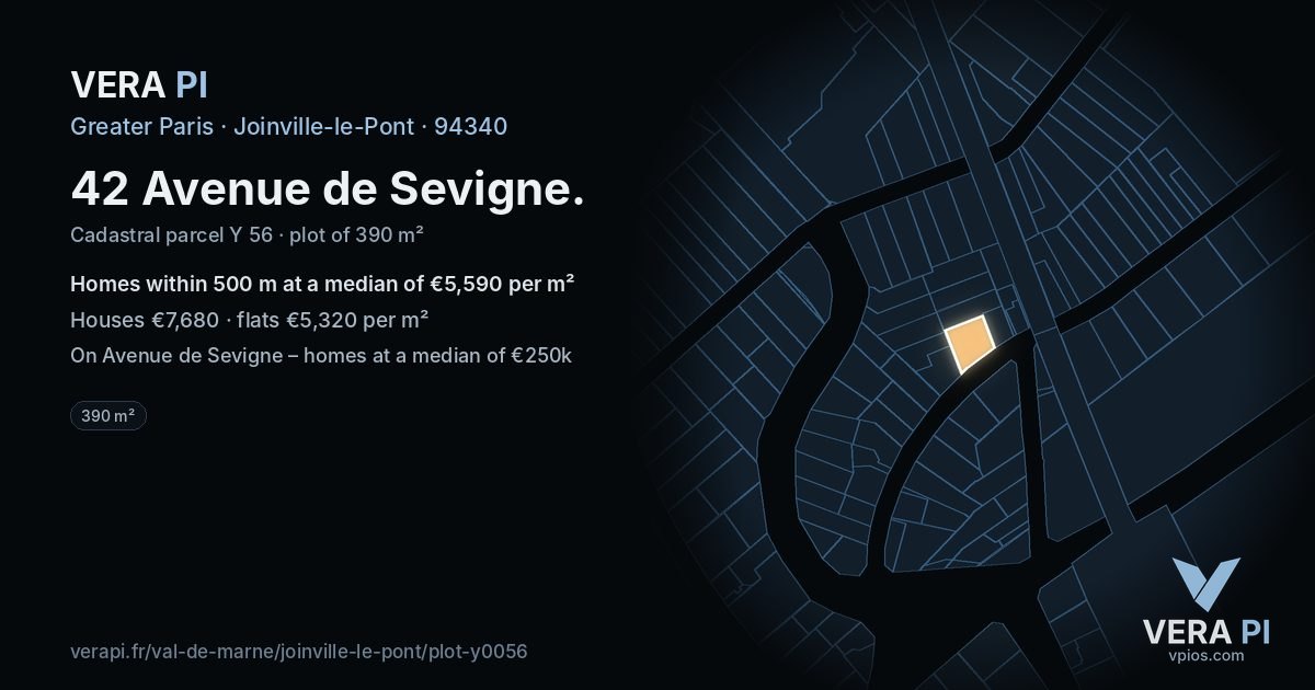 42 Avenue de Sevigne, Joinville-le-Pont at night – the plot lit, the parcels around coloured by the prices near them