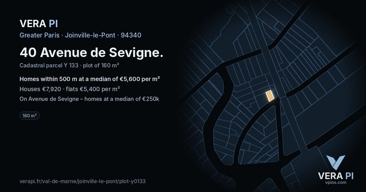 40 Avenue de Sevigne, Joinville-le-Pont at night – the plot lit, the parcels around coloured by the prices near them