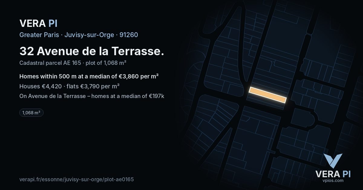 32 Avenue de la Terrasse, Juvisy-sur-Orge at night – the plot lit, the parcels around coloured by the prices near them