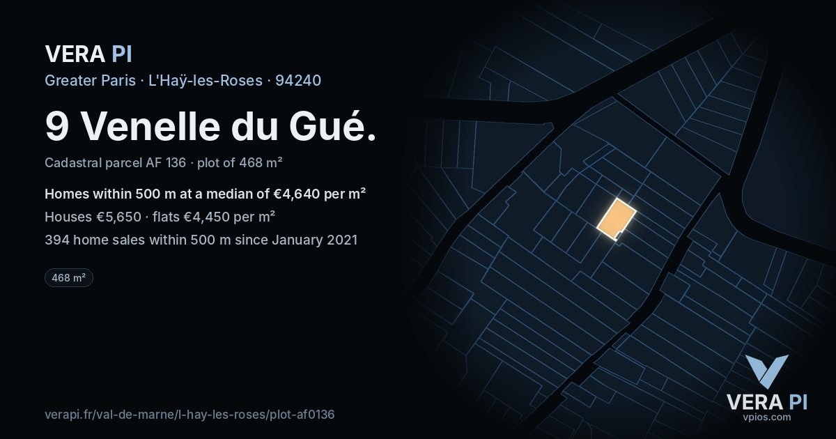 9 Venelle du Gué, L'Haÿ-les-Roses at night – the plot lit, the parcels around coloured by the prices near them