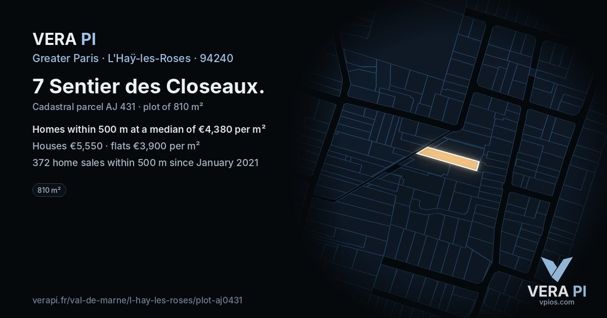 7 Sentier des Closeaux, L'Haÿ-les-Roses at night – the plot lit, the parcels around coloured by the prices near them