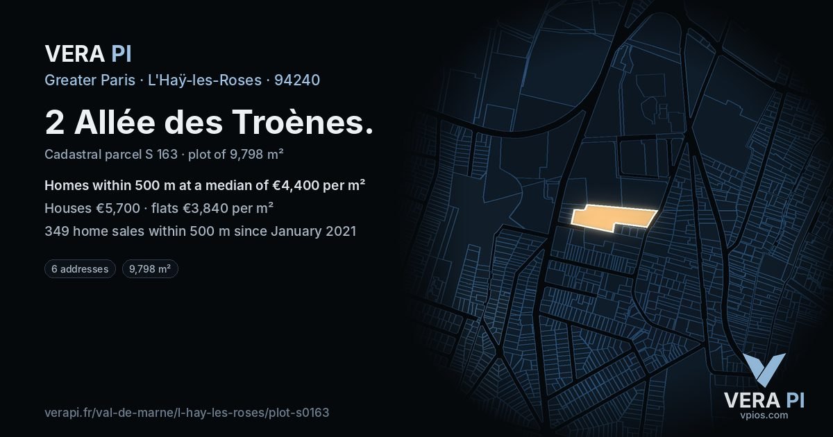 2 Allée des Troènes, L'Haÿ-les-Roses at night – the plot lit, the parcels around coloured by the prices near them