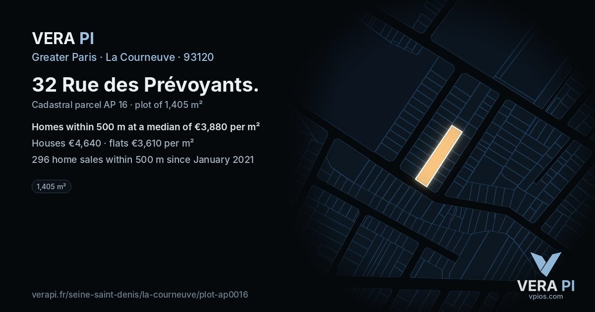 32 Rue des Prévoyants, La Courneuve at night – the plot lit, the parcels around coloured by the prices near them
