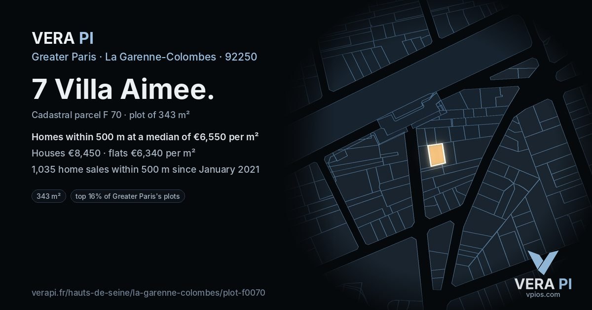 7 Villa Aimee, La Garenne-Colombes at night – the plot lit, the parcels around coloured by the prices near them