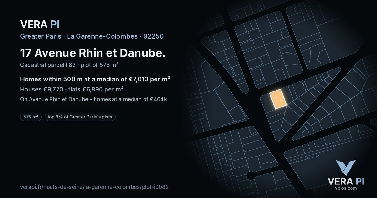 17 Avenue Rhin et Danube, La Garenne-Colombes at night – the plot lit, the parcels around coloured by the prices near them