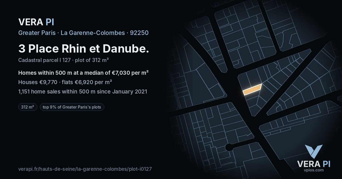 3 Place Rhin et Danube, La Garenne-Colombes at night – the plot lit, the parcels around coloured by the prices near them