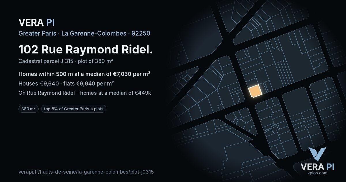 102 Rue Raymond Ridel, La Garenne-Colombes at night – the plot lit, the parcels around coloured by the prices near them