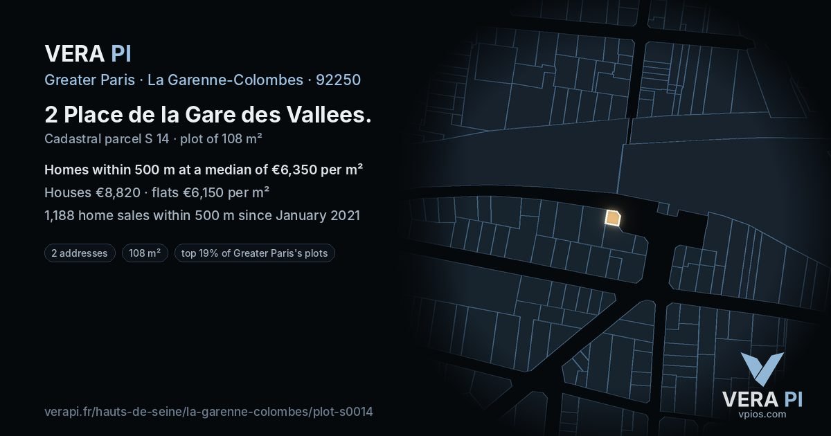 2 Place de la Gare des Vallees, La Garenne-Colombes at night – the plot lit, the parcels around coloured by the prices near them
