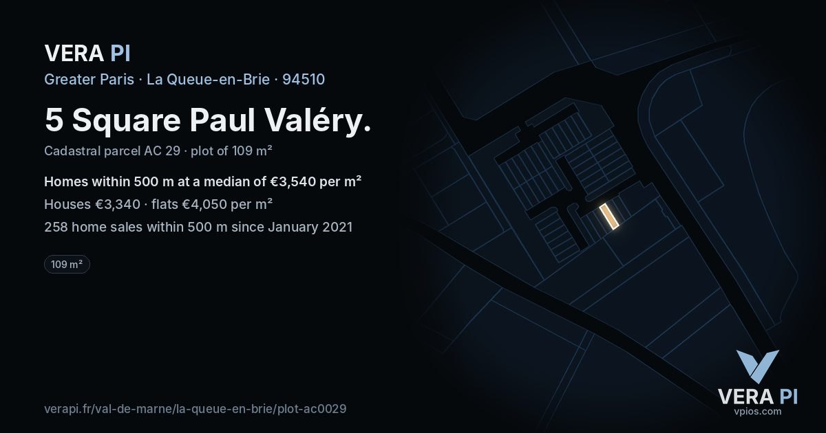 5 Square Paul Valéry, La Queue-en-Brie at night – the plot lit, the parcels around coloured by the prices near them