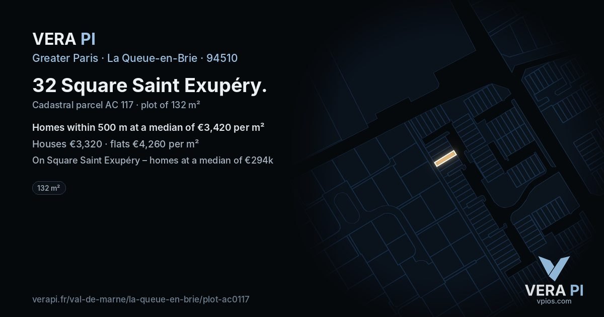 32 Square Saint Exupéry, La Queue-en-Brie at night – the plot lit, the parcels around coloured by the prices near them