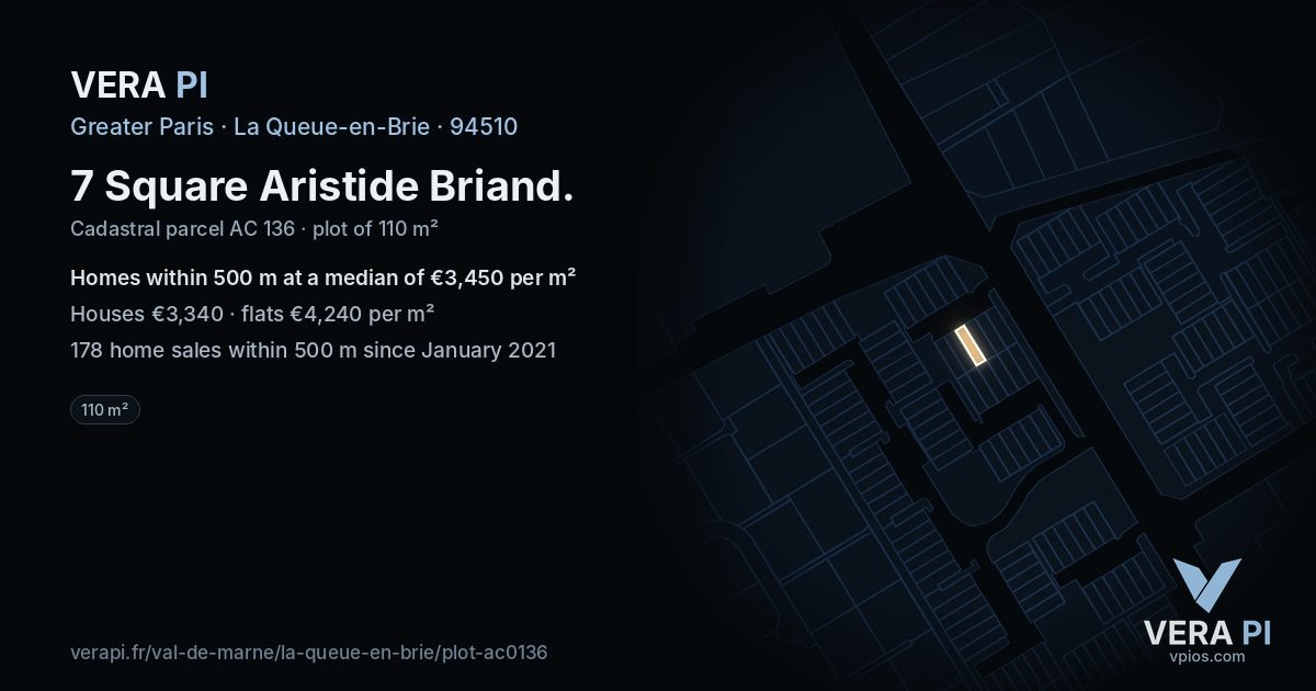 7 Square Aristide Briand, La Queue-en-Brie at night – the plot lit, the parcels around coloured by the prices near them